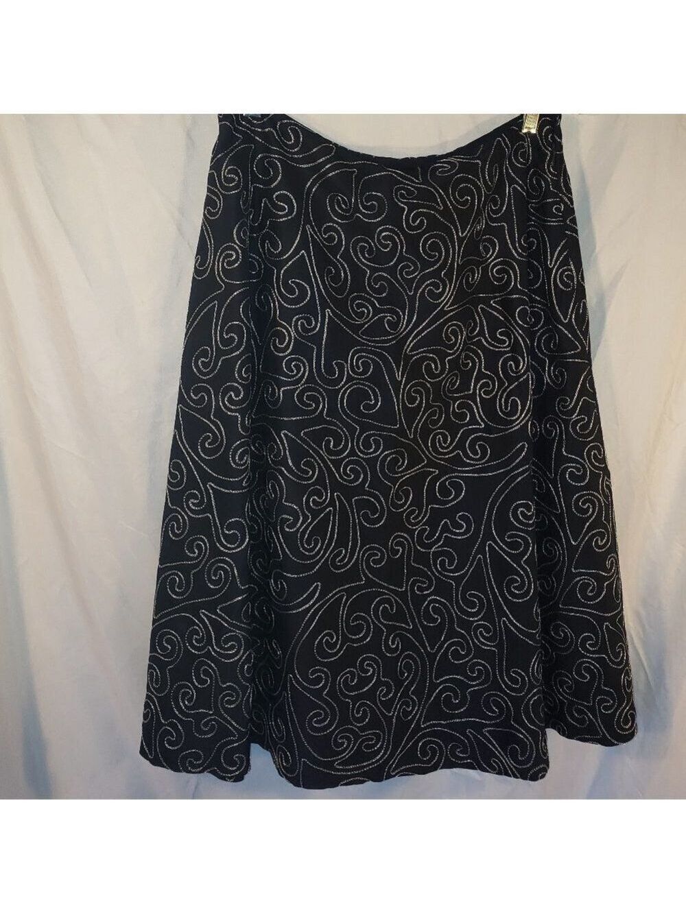Ladies JOSEPHINE CHAUS A-line Silk Skirt in Black w/Silver Metallic Designs - 10